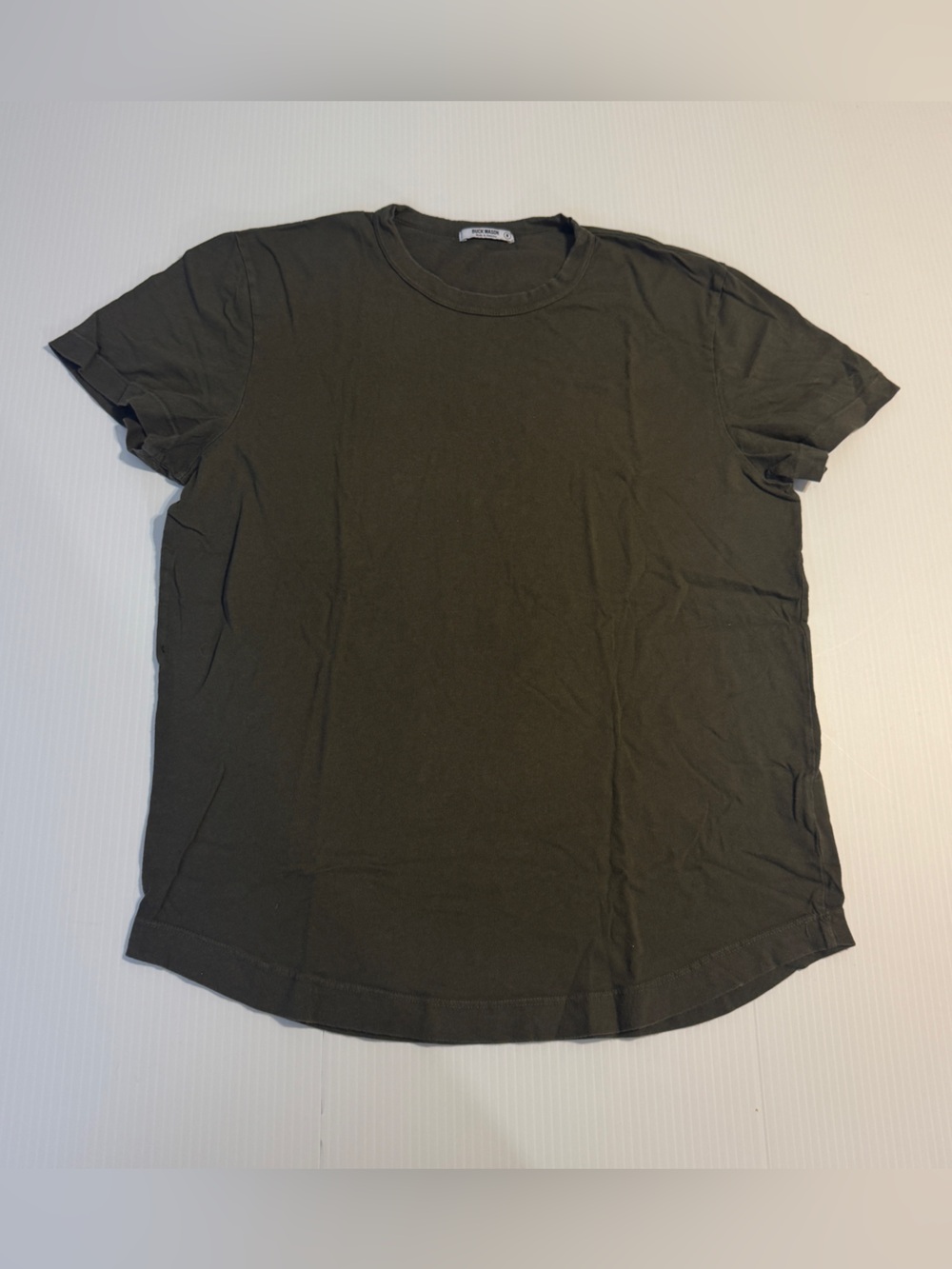 Buck Mason Curved Hem Crew Neck T Shirt Olive Green Made USA Cotton Medium M